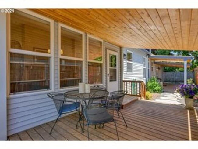 Building Photo - Single Level Home in Glencoe Oaks