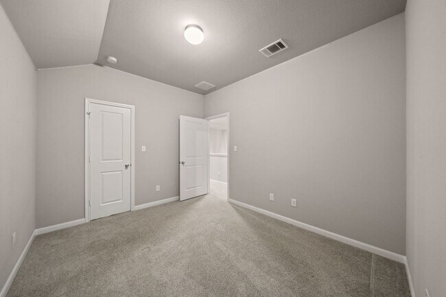 Building Photo - 6905 Etna Way