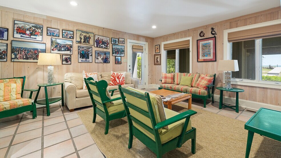 Building Photo - 321 Pioneer Loop