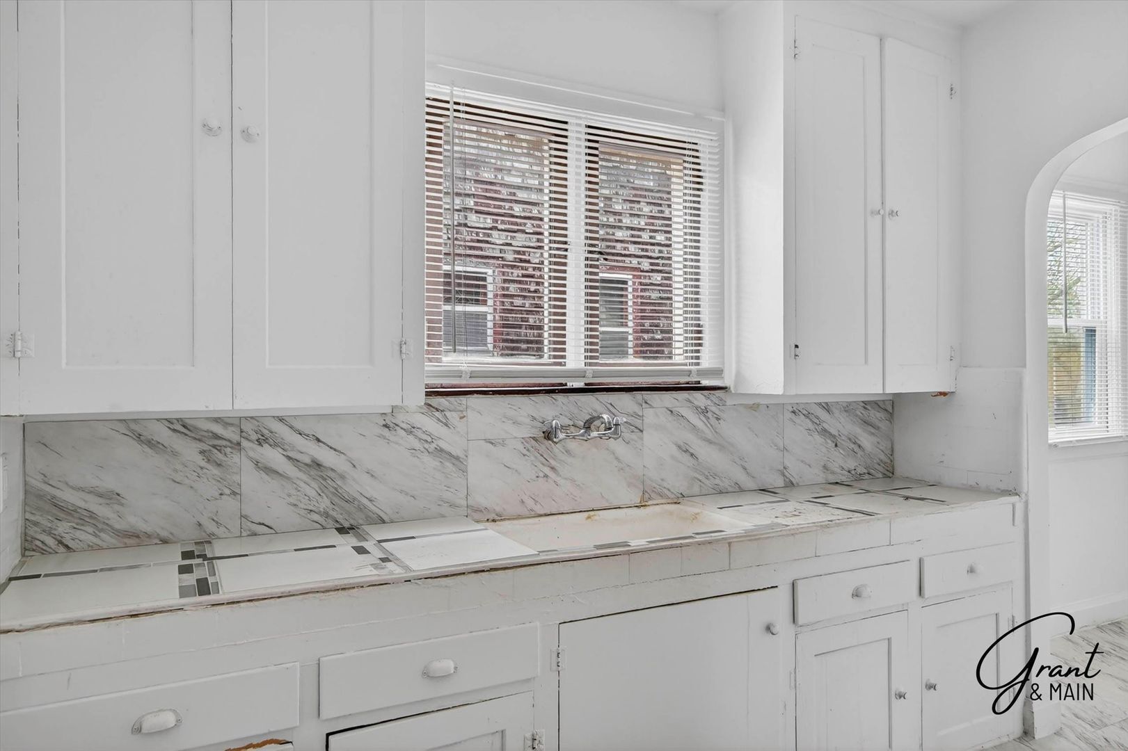 Building Photo - 10345-10345 Crocuslawn Ave