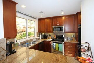 Building Photo - 1120 21st St