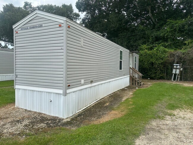 Building Photo - 7775 Florida Blvd