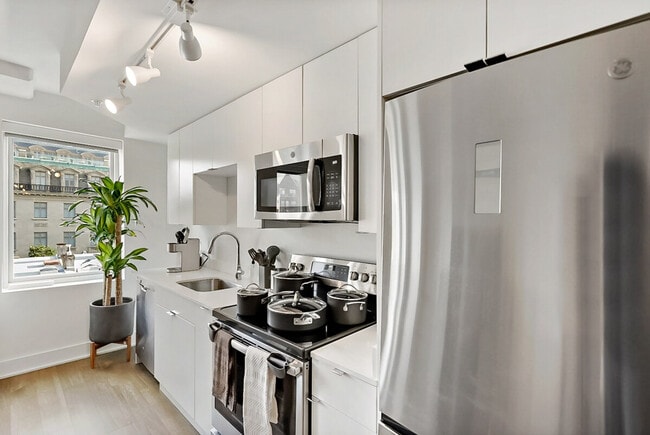 Building Photo - 2000 P St NW