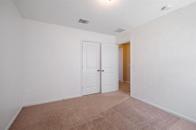 Building Photo - 118 Leona River Trl