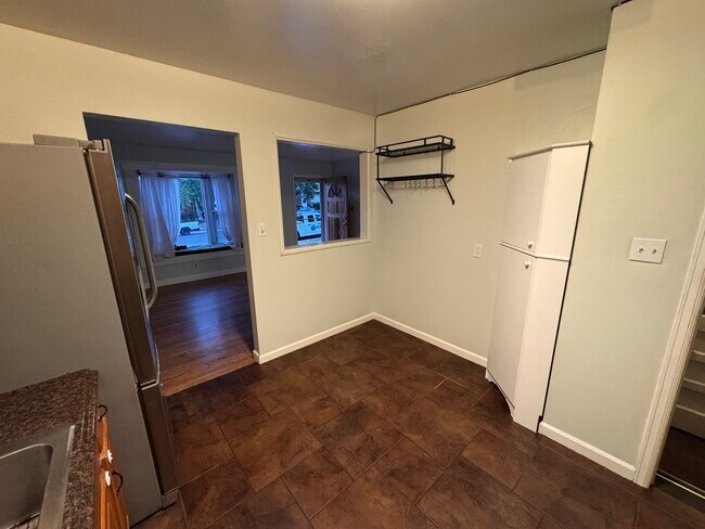 Building Photo - 10859 Murray Dr