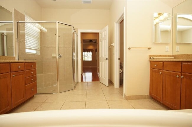 Building Photo - 4922 Sandy Brook Cir