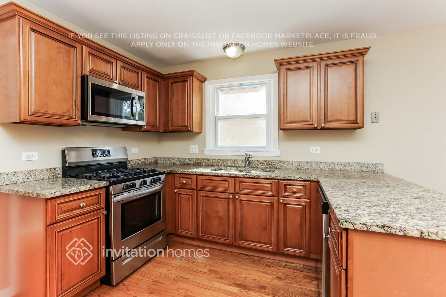 Building Photo - 9542 S Sacramento Ave