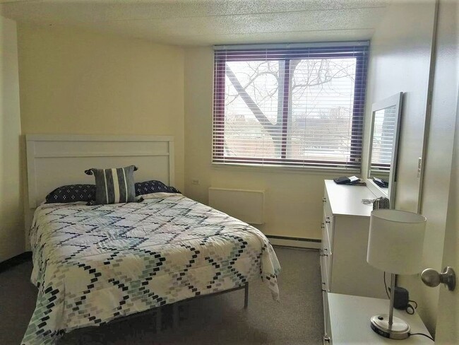 Building Photo - Carousel Park Apartments