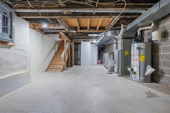 Building Photo - 715 Filbert St