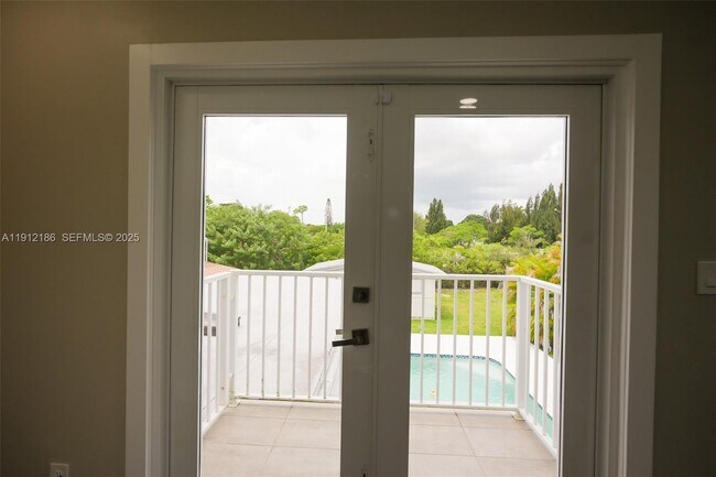 Building Photo - 19450 SW 125th Ave