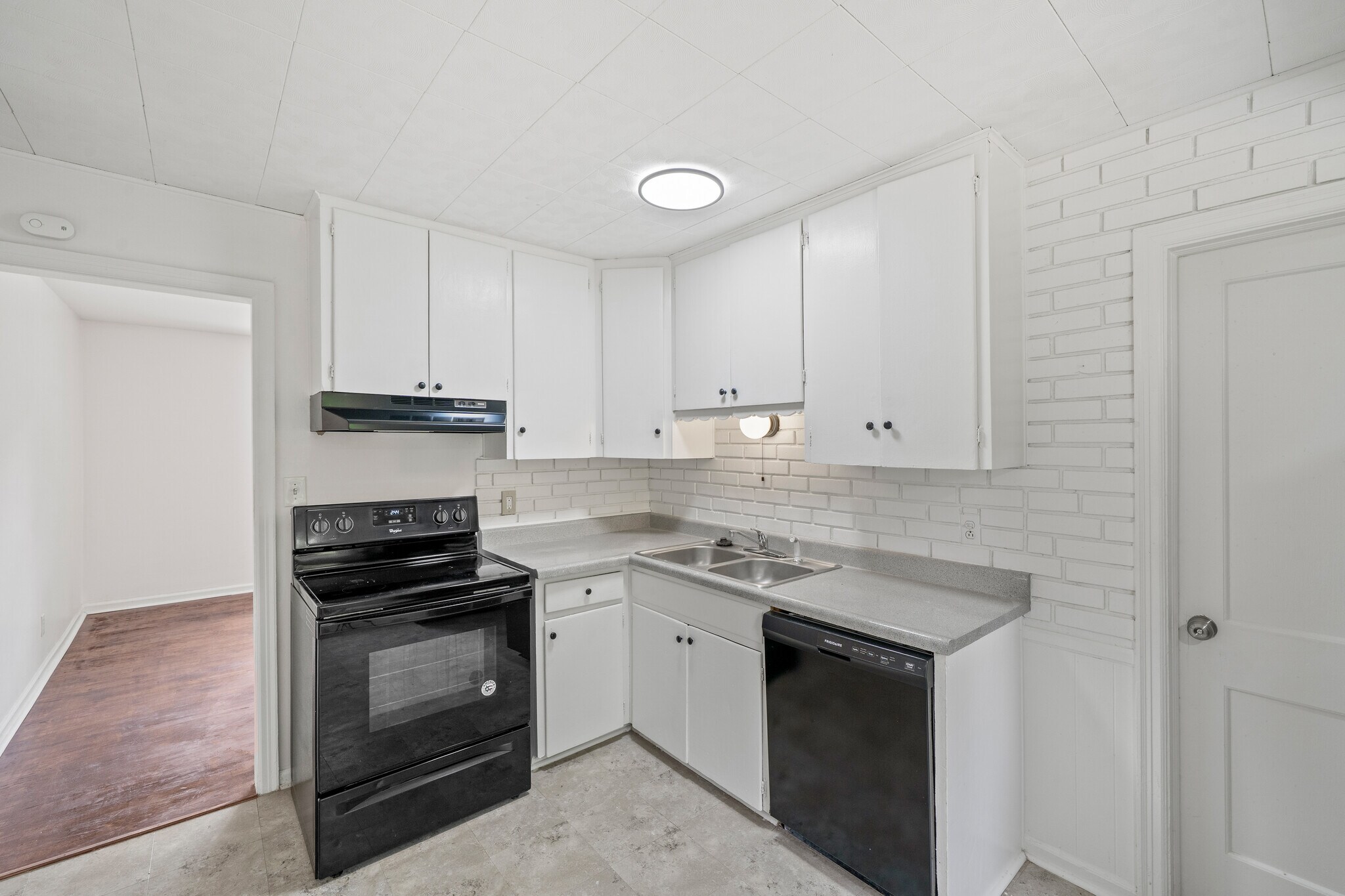 Building Photo - 6308 W 81st St