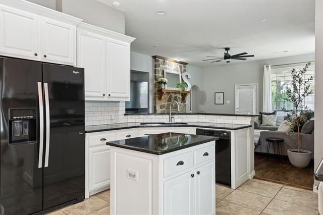 Building Photo - 910 Fox Ridge Trail
