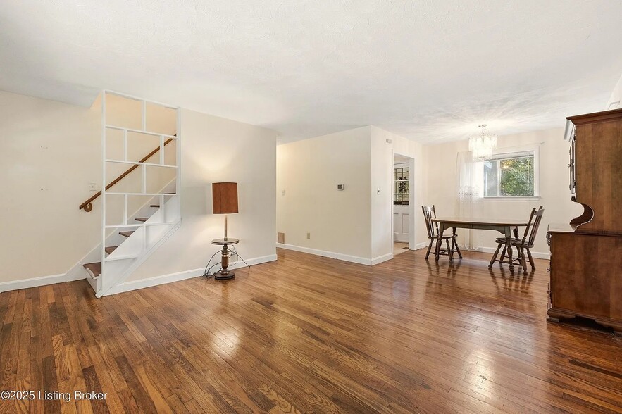 Building Photo - 415 N Hite Ave