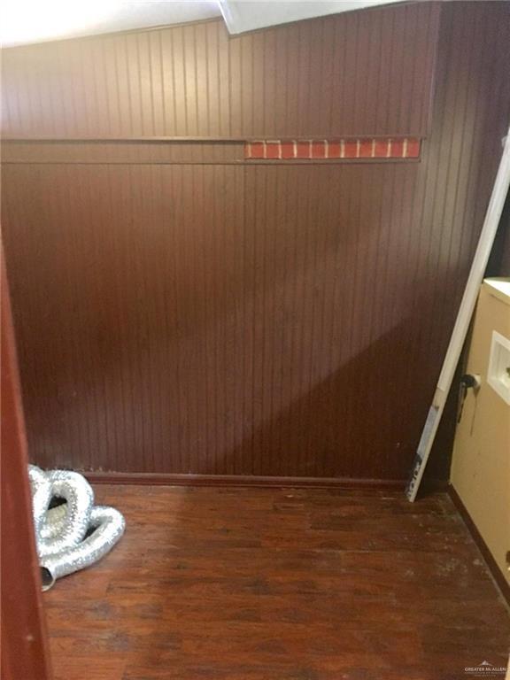 Building Photo - 11 E Dallas Ave