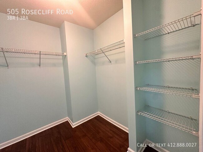Building Photo - 505 Rosecliff Rd