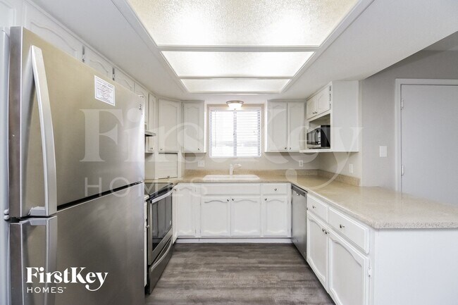 Building Photo - 3928 E Garnet Cir