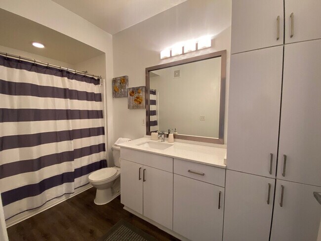 Building Photo - 555 14th St NW