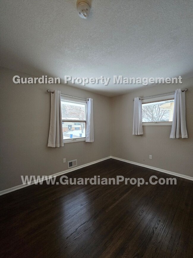 Building Photo - Available now! House with LVP flooring, Walk Out Patio, fenced yard, 2 car attached garage