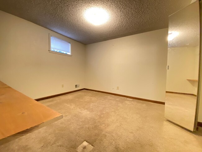 Building Photo - 10860 Utica Ct