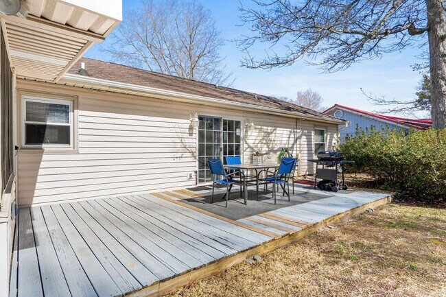 Building Photo - 4 Bed/2 Bath Furnished Single Family Home in Surfside 1 Mile to the Beach By Golf Cart!