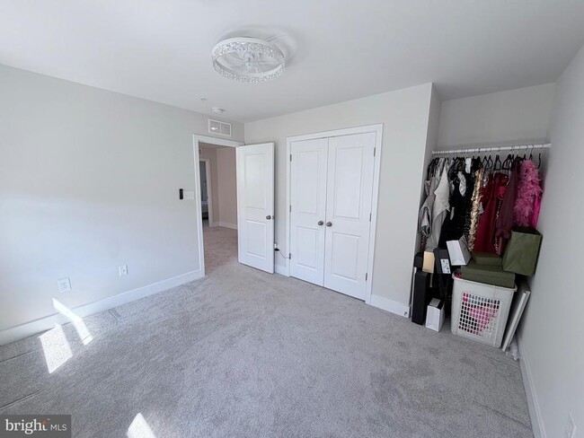 Building Photo - 2835 Bridgewater Dr