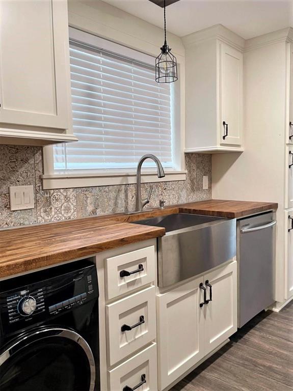 Building Photo - 903 N Valderas St