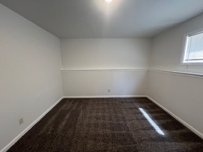 Building Photo - 203-203 Briarcrest Ct