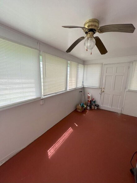 Building Photo - 4493 Ogburn Ave