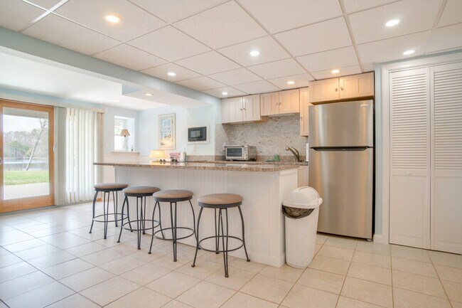 Building Photo - 89 Sunset Cir