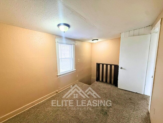 Building Photo - Charming & Spacious 3-Bedroom Rental in Topeka’s Oakland Neighborhood!