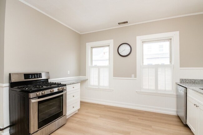 Building Photo - 24 Walden St