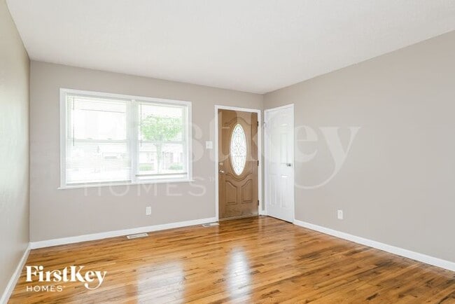 Building Photo - 2152 Central Pkwy