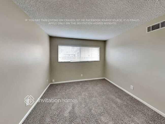 Building Photo - 1406 E Elsmere Dr