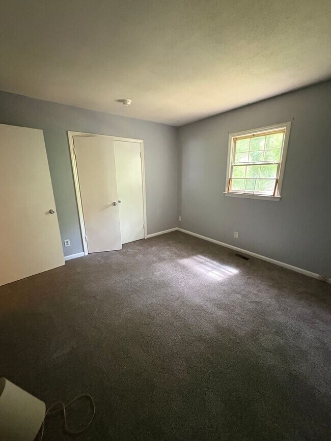 Building Photo - For Rent – Charming 4BR Home in Ardmore Area!
