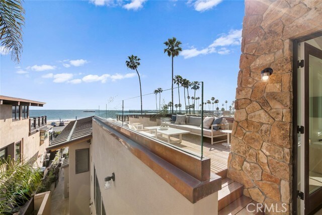 Building Photo - 3130 Breakers Dr