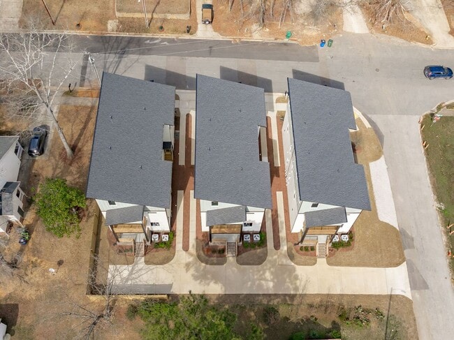 Building Photo - Luxurious Newly Built 3BD, 4BA Downtown Raleigh Townhome with Spacious Balcony and Natural Light ...