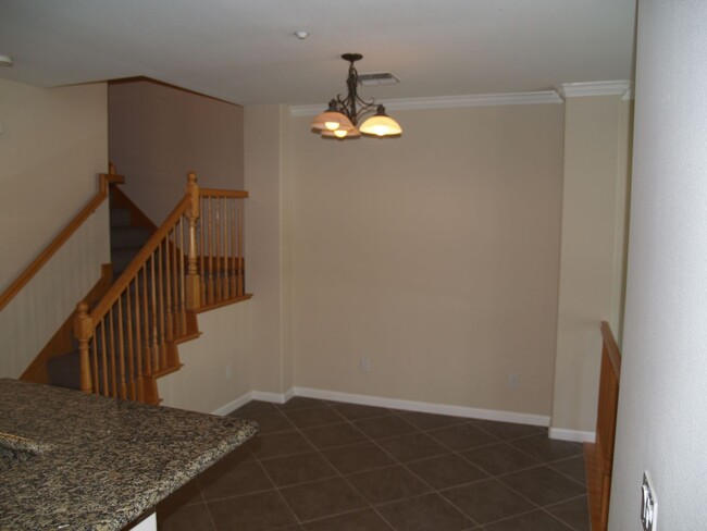 Building Photo - Private Street Entrance! Attached Garage! ...