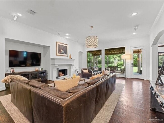 Building Photo - 7 Ivy Castle Ct