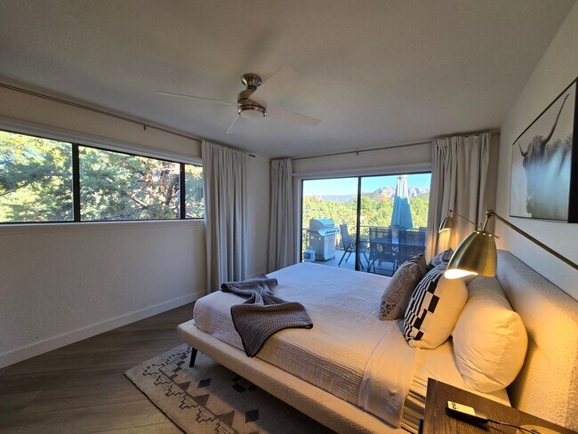 Building Photo - 2269RR-Upper Level