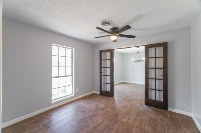 Building Photo - 8503 Braes River Dr