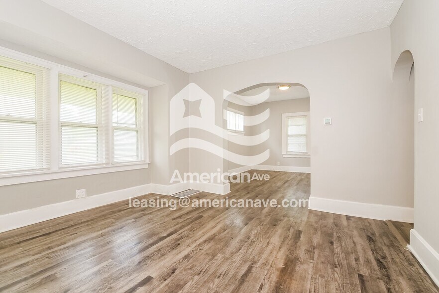 Building Photo - 1607 Military Ave