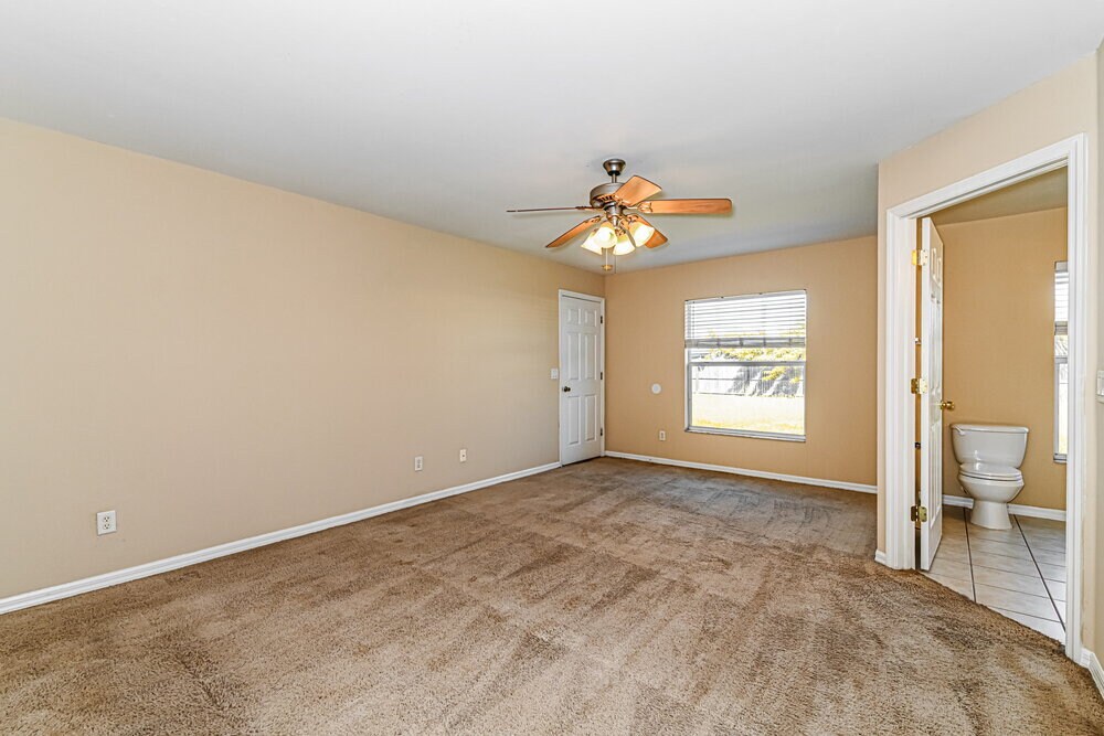 Building Photo - 515 SE 26th Terrace