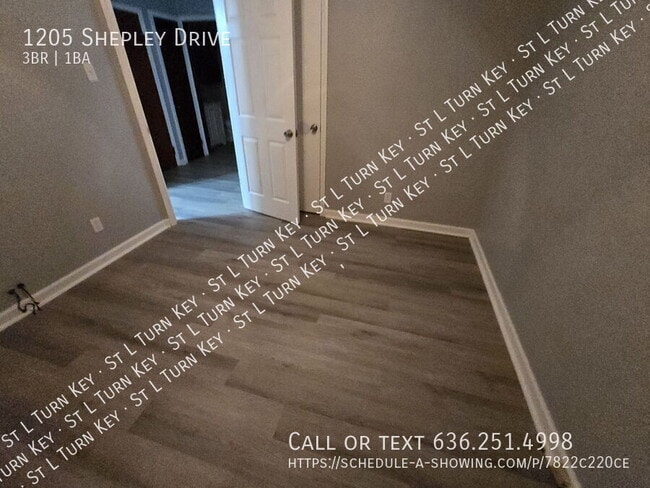 Building Photo - 1205 Shepley Dr