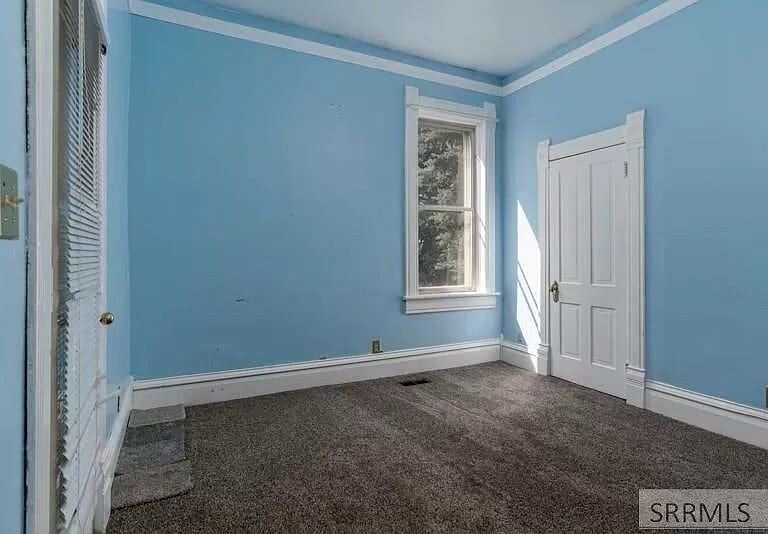 Building Photo - 381 W 150 N