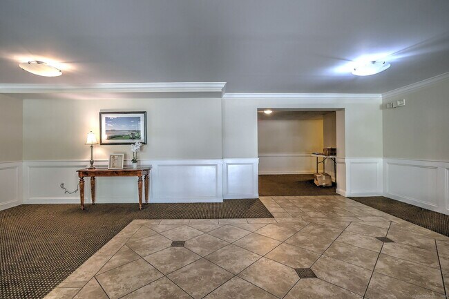 Building Photo - 181 Melba St