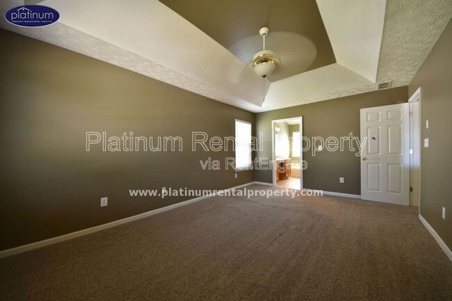 Building Photo - 1325 Holleybrooke Dr