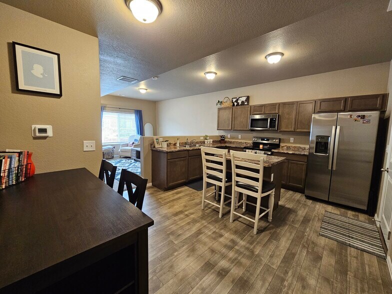 Building Photo - 7673 Jack Pine Grv