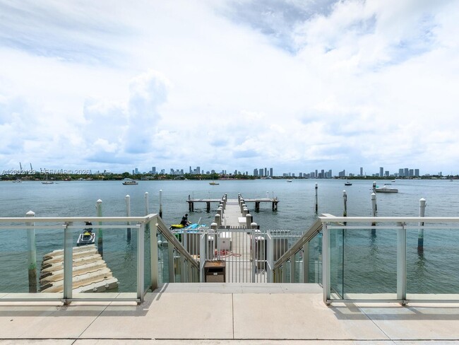 Building Photo - 1000 West Ave