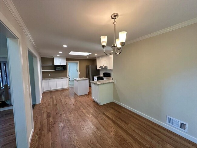 Building Photo - 645 Mt Victoria Pl