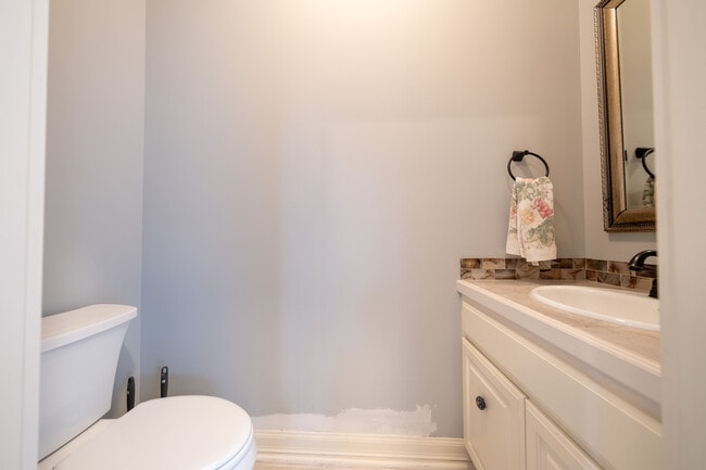 Building Photo - 3290 N Shore Dr